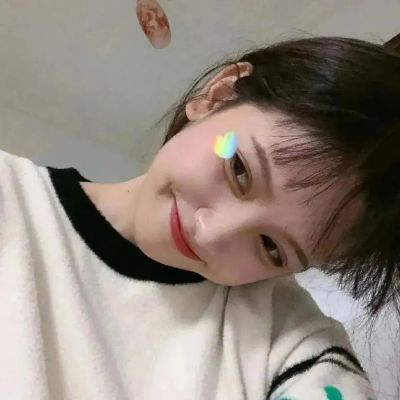 可爱宝贝在恐龙公园